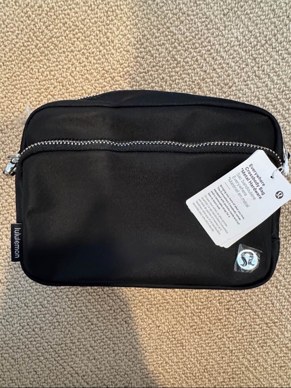 *NEW* lululemon Black everywhere crossbody bag 2L